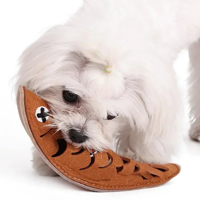 Funny Fish Shape Leaking Food Toy Bite-resistant